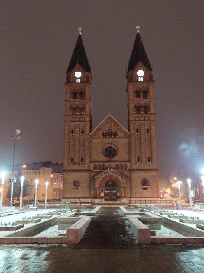 Otthon-Laksz Apartman Nyíregyháza Esterno foto